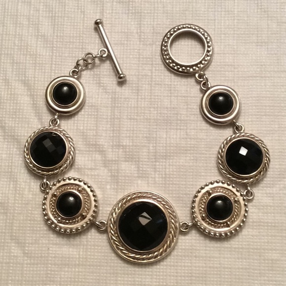 Jewelry - 925 Sterling Onyx Toggle Bracelet -7 1/2”